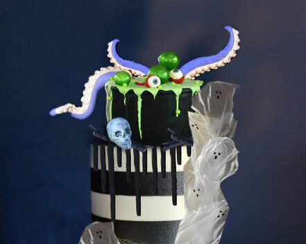 Witches Cauldron Drip Cake