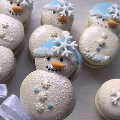 Holiday Macaron Shapes & Sizes