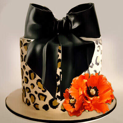 Wafer Paper Poppy on Fondant