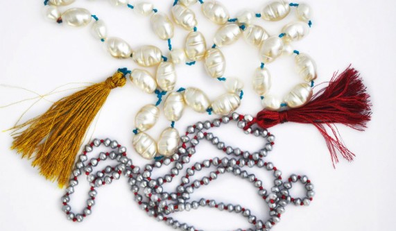 Cool Knotting + Stringing Necklace