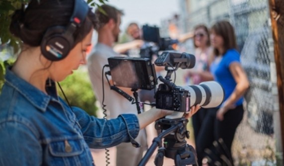 Shooting Video with DSLR Cameras