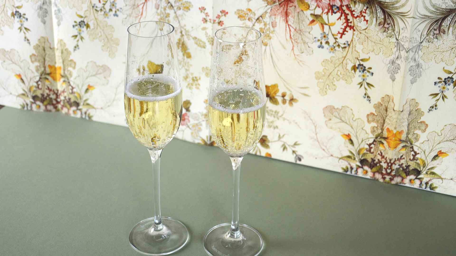 Sparkling Wine Uncorked: A Bubbly Adventure