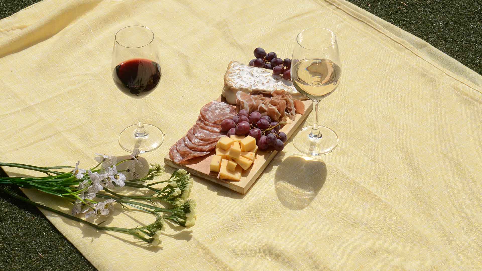 Summer Wines & Cheeses: A Seasonal Pairing